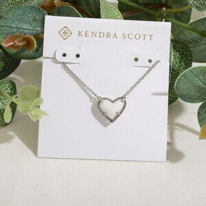 Kendra Scott Ari Heart Silver Ivory Mother-Of-Pearl Necklace
